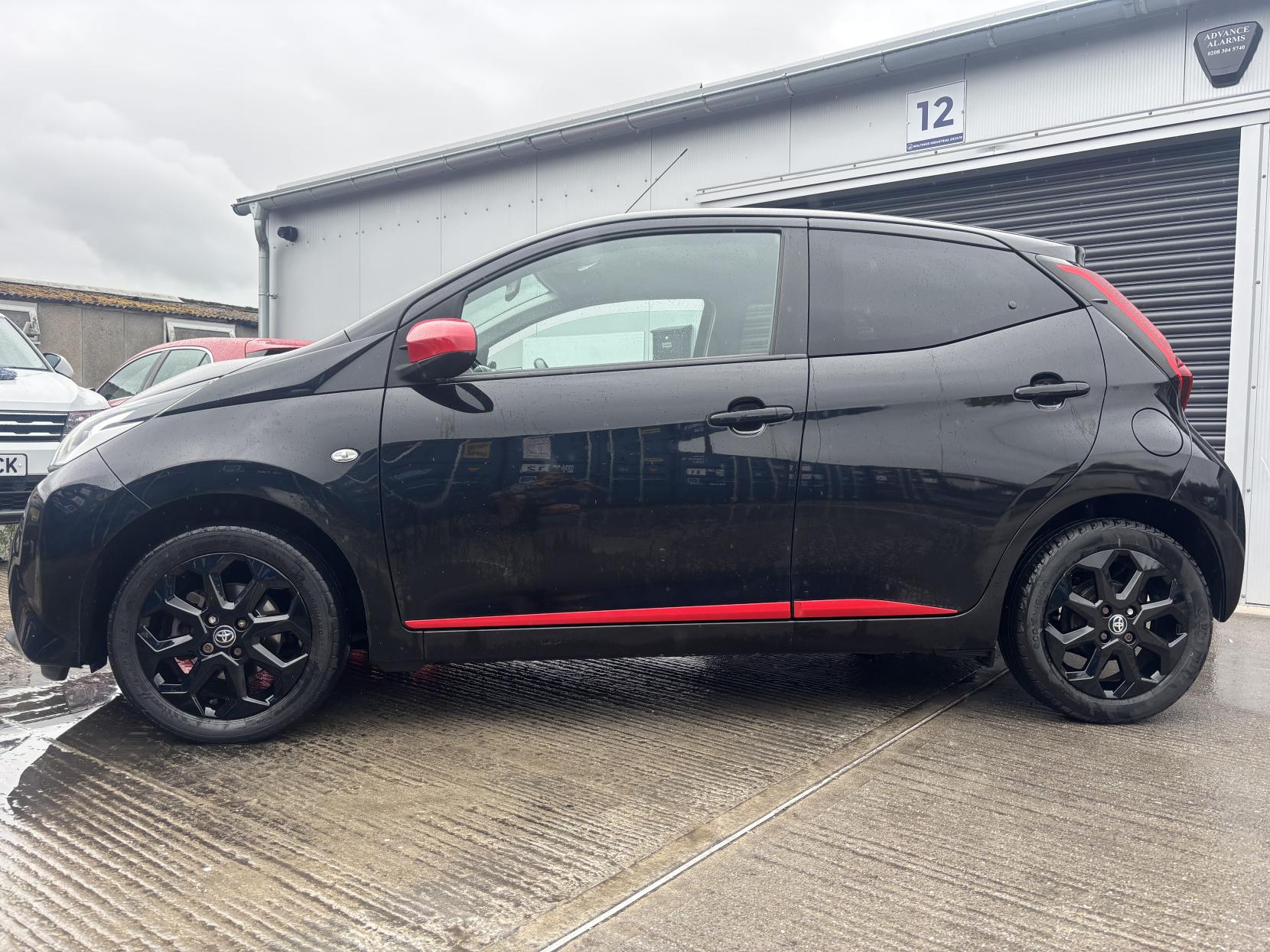 Toyota AYGO 1.0 VVT-i x-trend Funroof 5dr Petrol x-shift Euro 6 (71 ps)