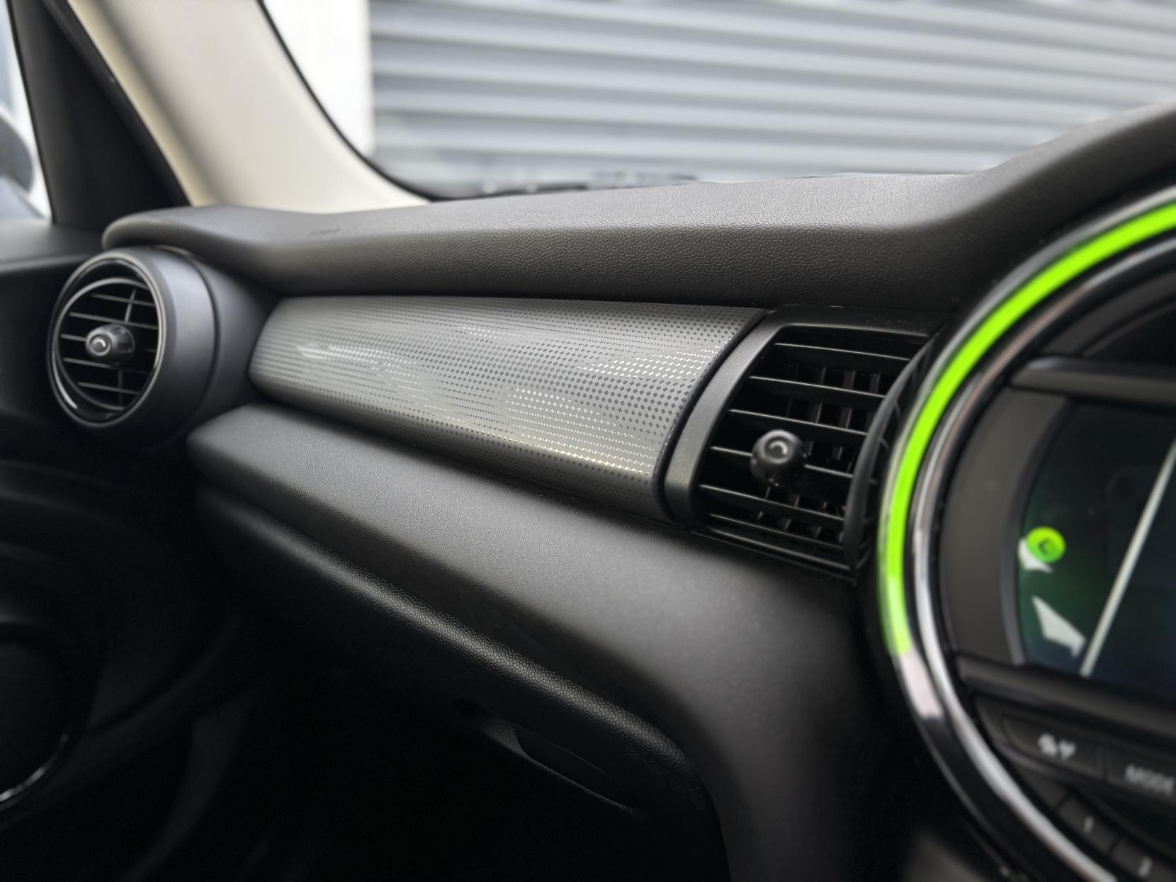 MINI Hatch 1.5 Cooper Classic Hatchback 5dr Petrol Steptronic Euro 6 (s/s) (136 ps)