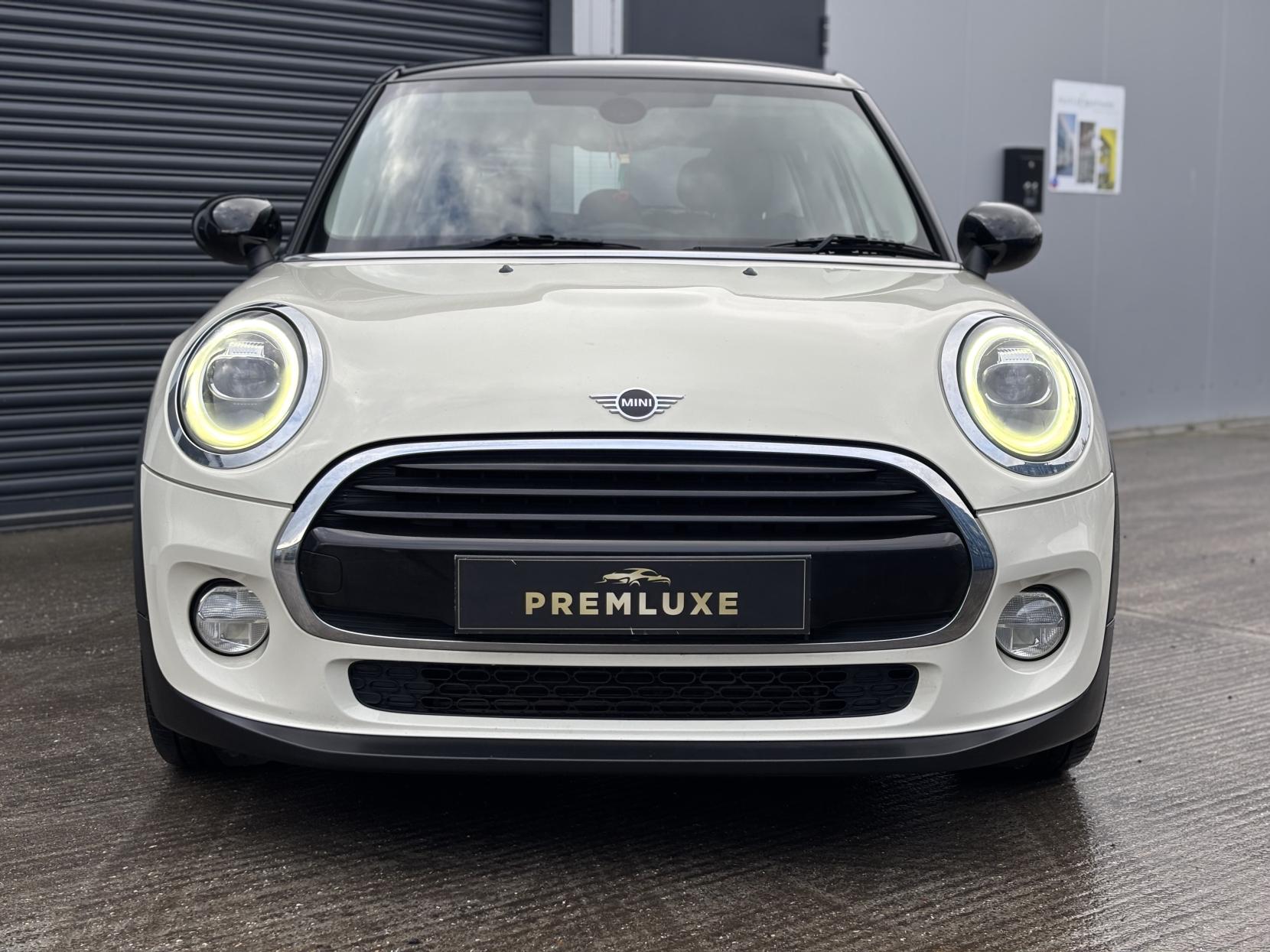 MINI Hatch 1.5 Cooper Classic Hatchback 5dr Petrol Steptronic Euro 6 (s/s) (136 ps)