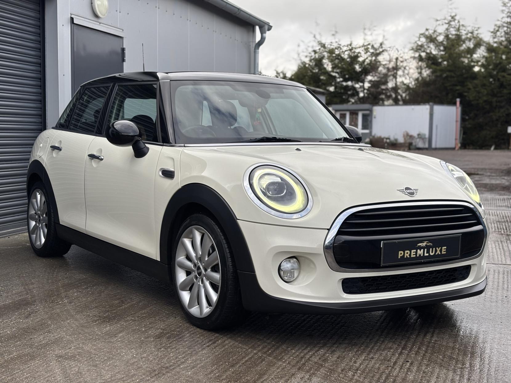 MINI Hatch 1.5 Cooper Classic Hatchback 5dr Petrol Steptronic Euro 6 (s/s) (136 ps)
