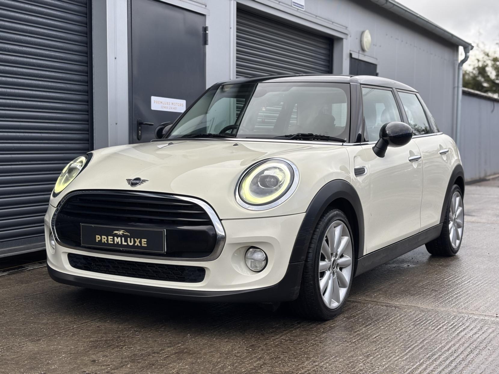 MINI Hatch 1.5 Cooper Classic Hatchback 5dr Petrol Steptronic Euro 6 (s/s) (136 ps)