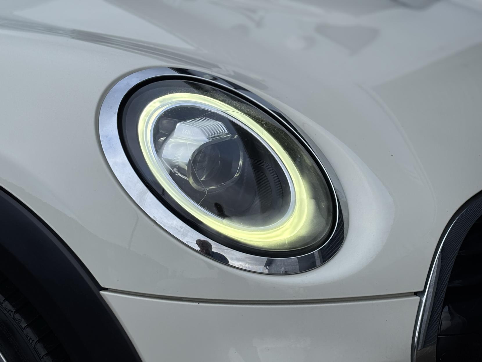 MINI Hatch 1.5 Cooper Classic Hatchback 5dr Petrol Steptronic Euro 6 (s/s) (136 ps)