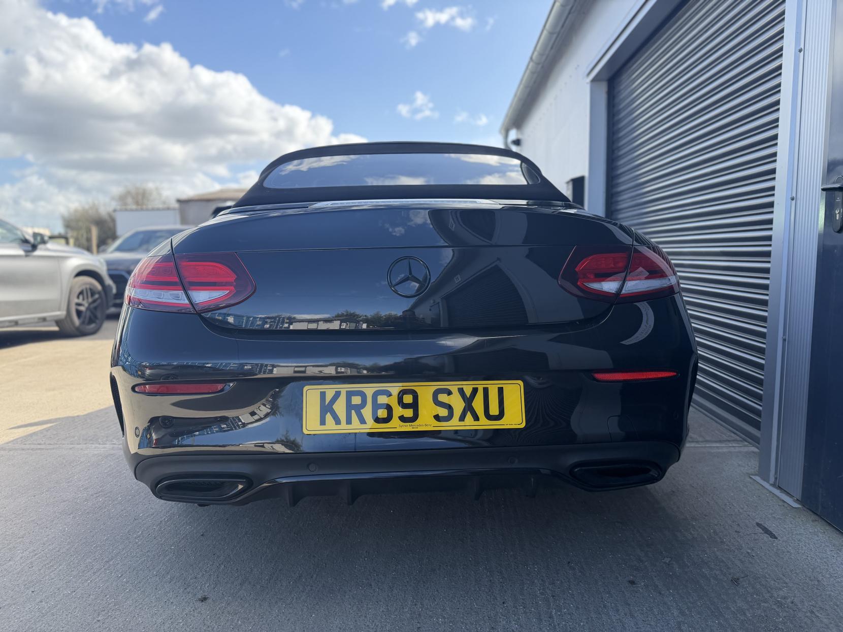 Mercedes-Benz C Class 2.0 C300d AMG Line (Premium) Cabriolet 2dr Diesel G-Tronic+ Euro 6 (s/s) (245 ps)