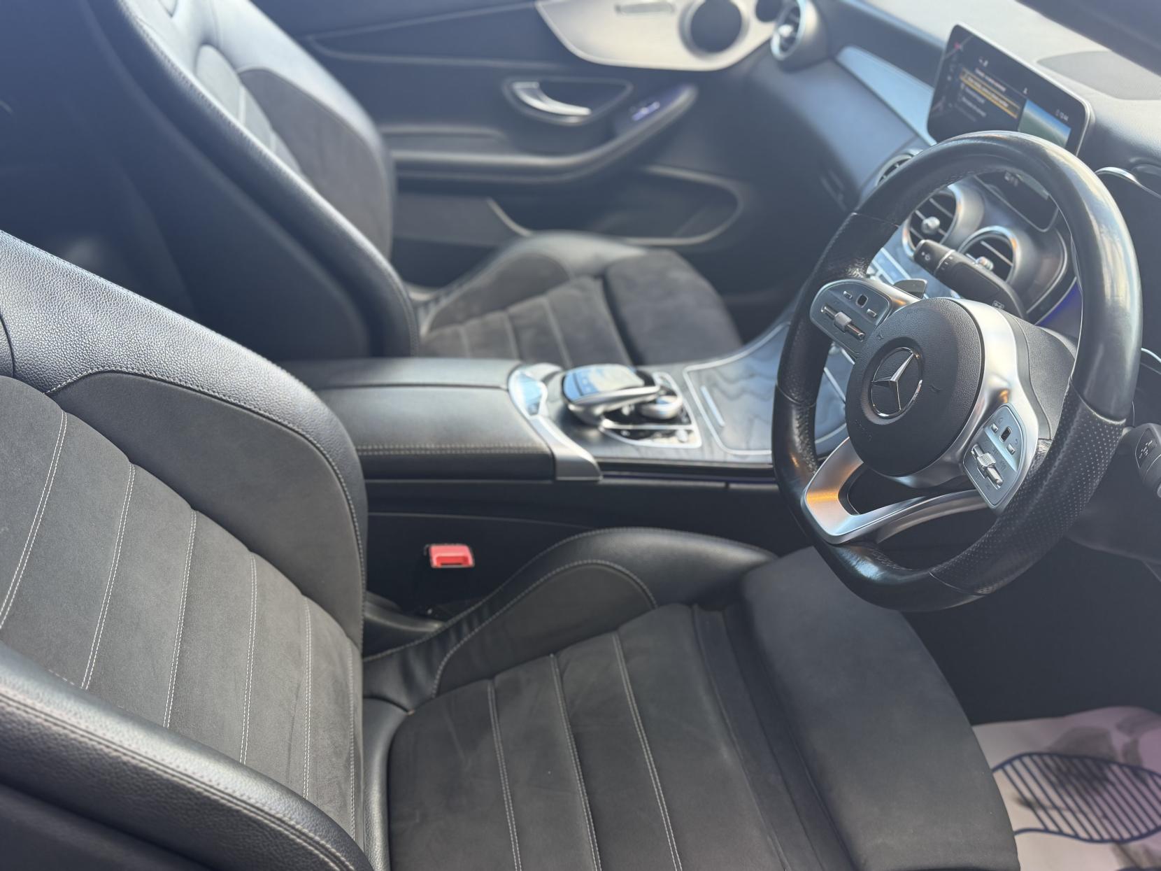 Mercedes-Benz C Class 2.0 C300d AMG Line (Premium) Cabriolet 2dr Diesel G-Tronic+ Euro 6 (s/s) (245 ps)