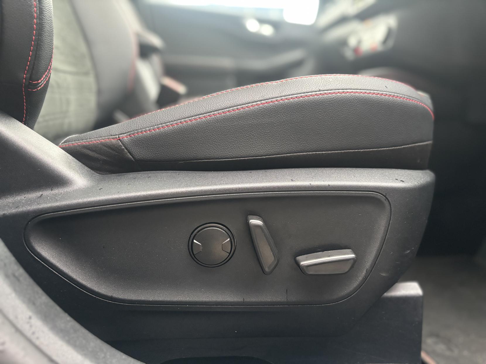Ford Kuga 2.5h Duratec Black Package Edition SUV 5dr Petrol Hybrid CVT Euro 6 (s/s) (190 ps)