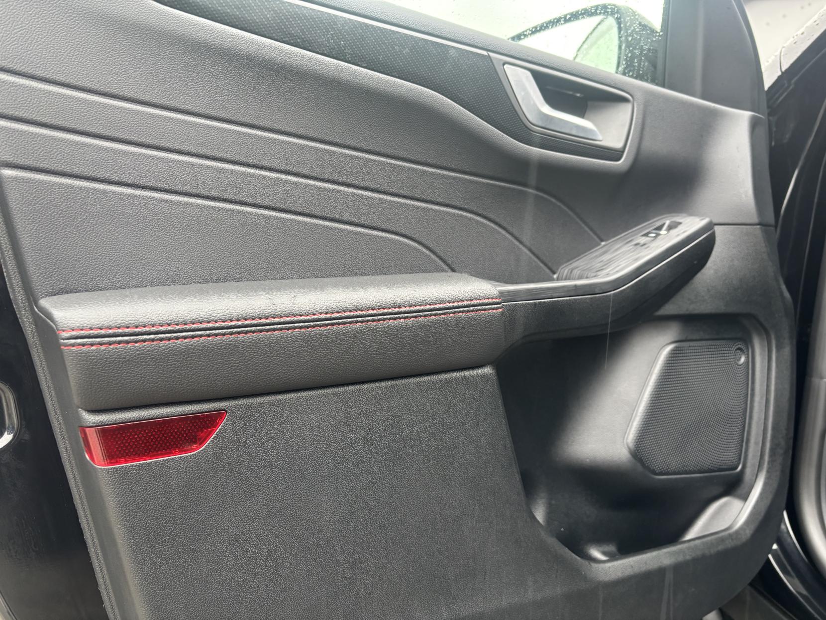 Ford Kuga 2.5h Duratec Black Package Edition SUV 5dr Petrol Hybrid CVT Euro 6 (s/s) (190 ps)