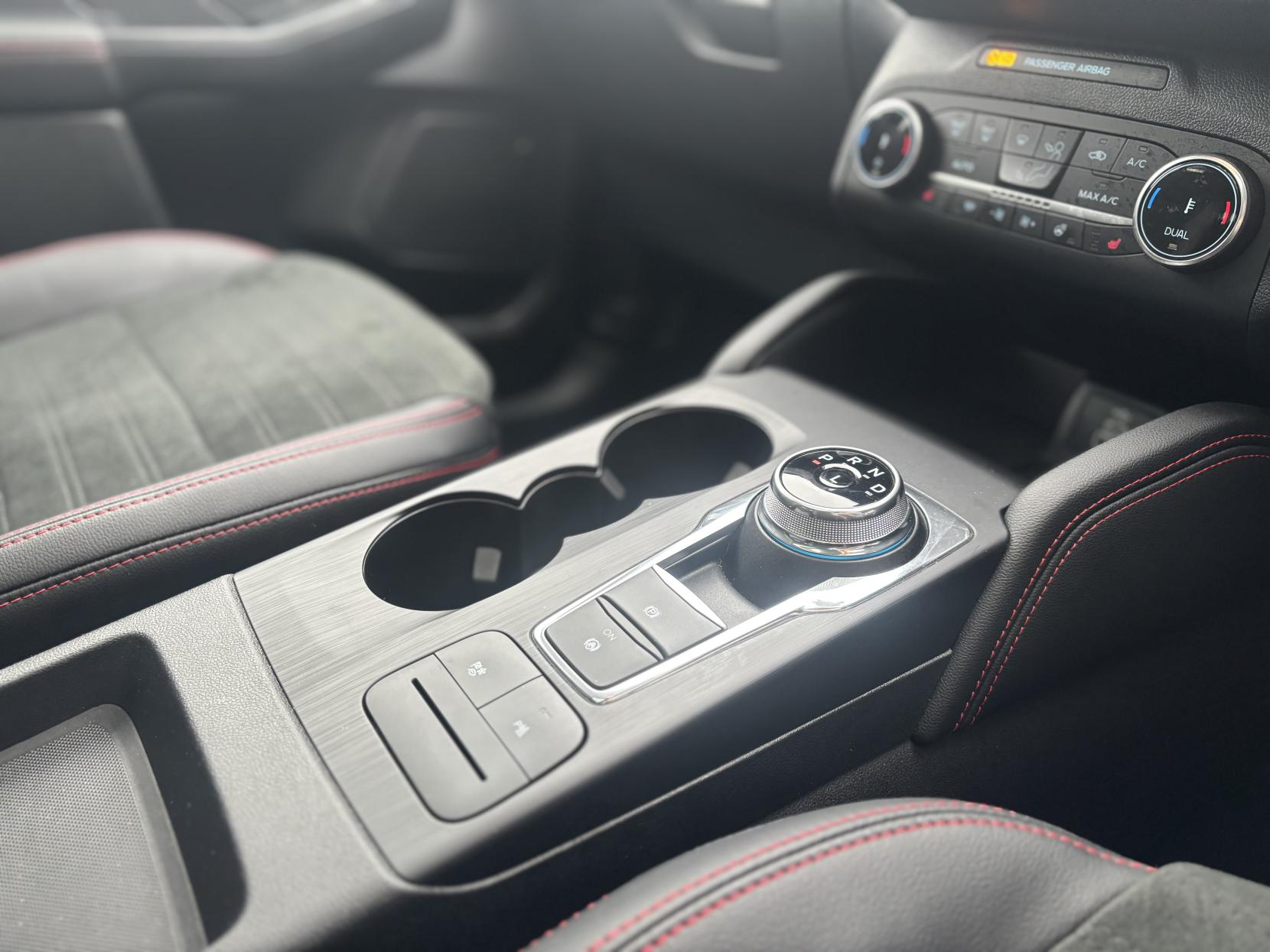 Ford Kuga 2.5h Duratec Black Package Edition SUV 5dr Petrol Hybrid CVT Euro 6 (s/s) (190 ps)
