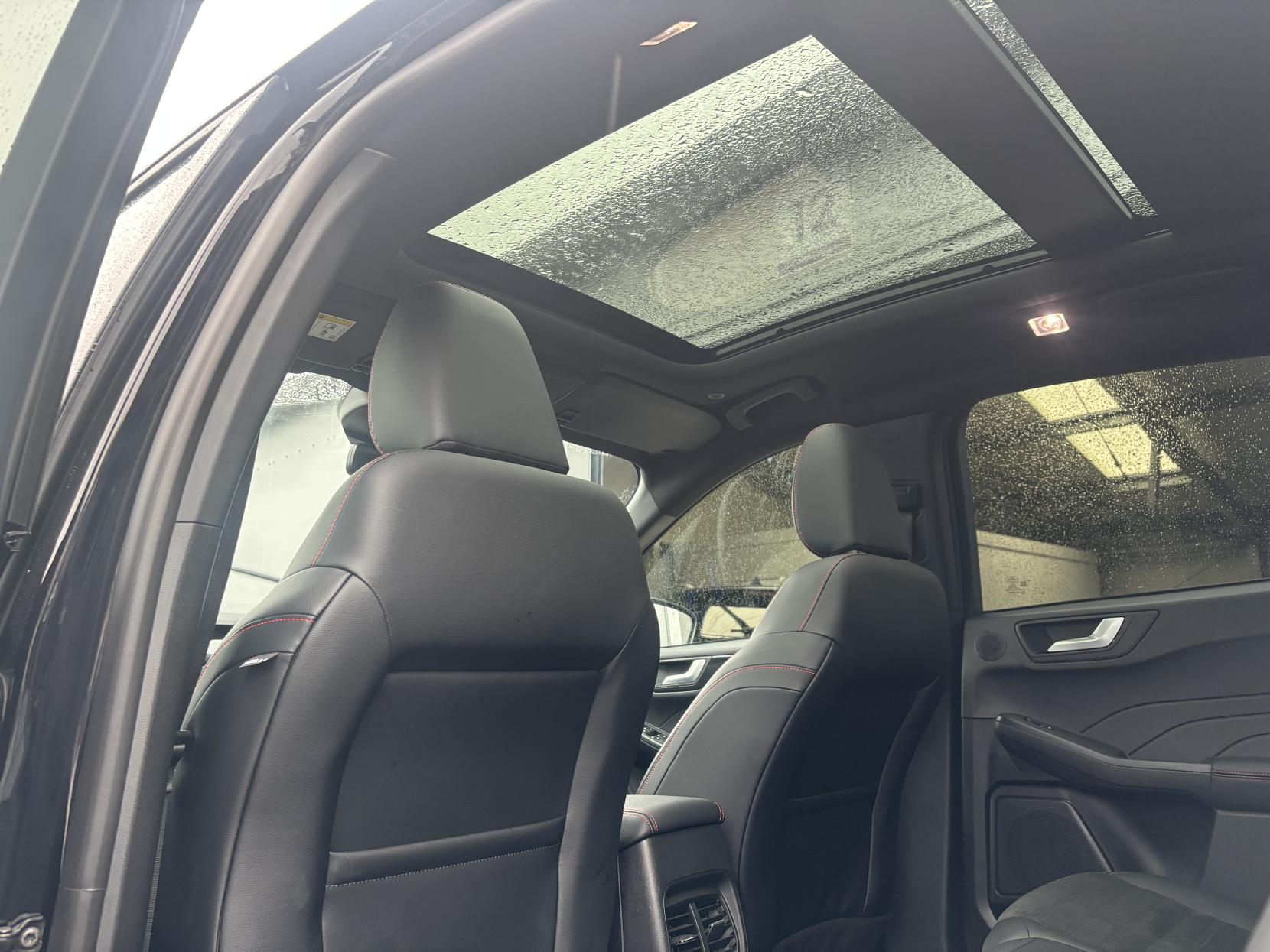 Ford Kuga 2.5h Duratec Black Package Edition SUV 5dr Petrol Hybrid CVT Euro 6 (s/s) (190 ps)