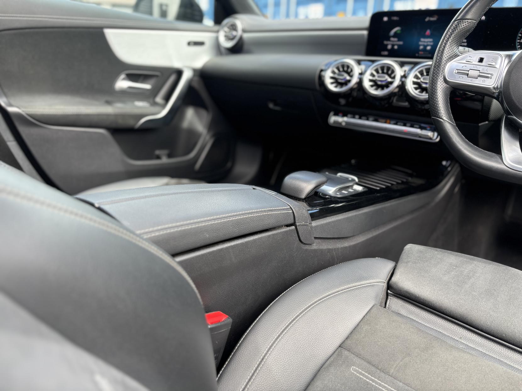 Mercedes-Benz A Class 2.0 A180d AMG Line Edition (Premium Plus) Hatchback 5dr Diesel 8G-DCT Euro 6 (s/s) (116 ps)