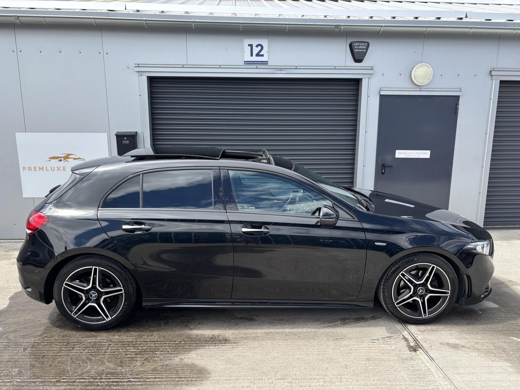Mercedes-Benz A Class 2.0 A180d AMG Line Edition (Premium Plus) Hatchback 5dr Diesel 8G-DCT Euro 6 (s/s) (116 ps)