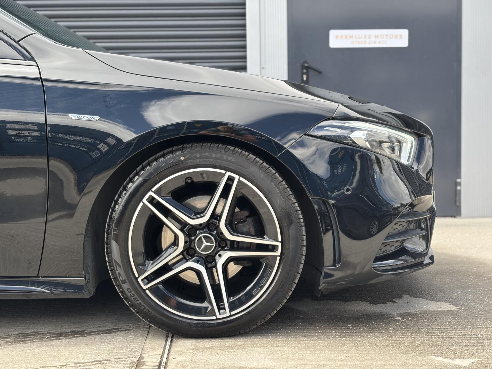 Mercedes-Benz A Class 2.0 A180d AMG Line Edition (Premium Plus) Hatchback 5dr Diesel 8G-DCT Euro 6 (s/s) (116 ps)