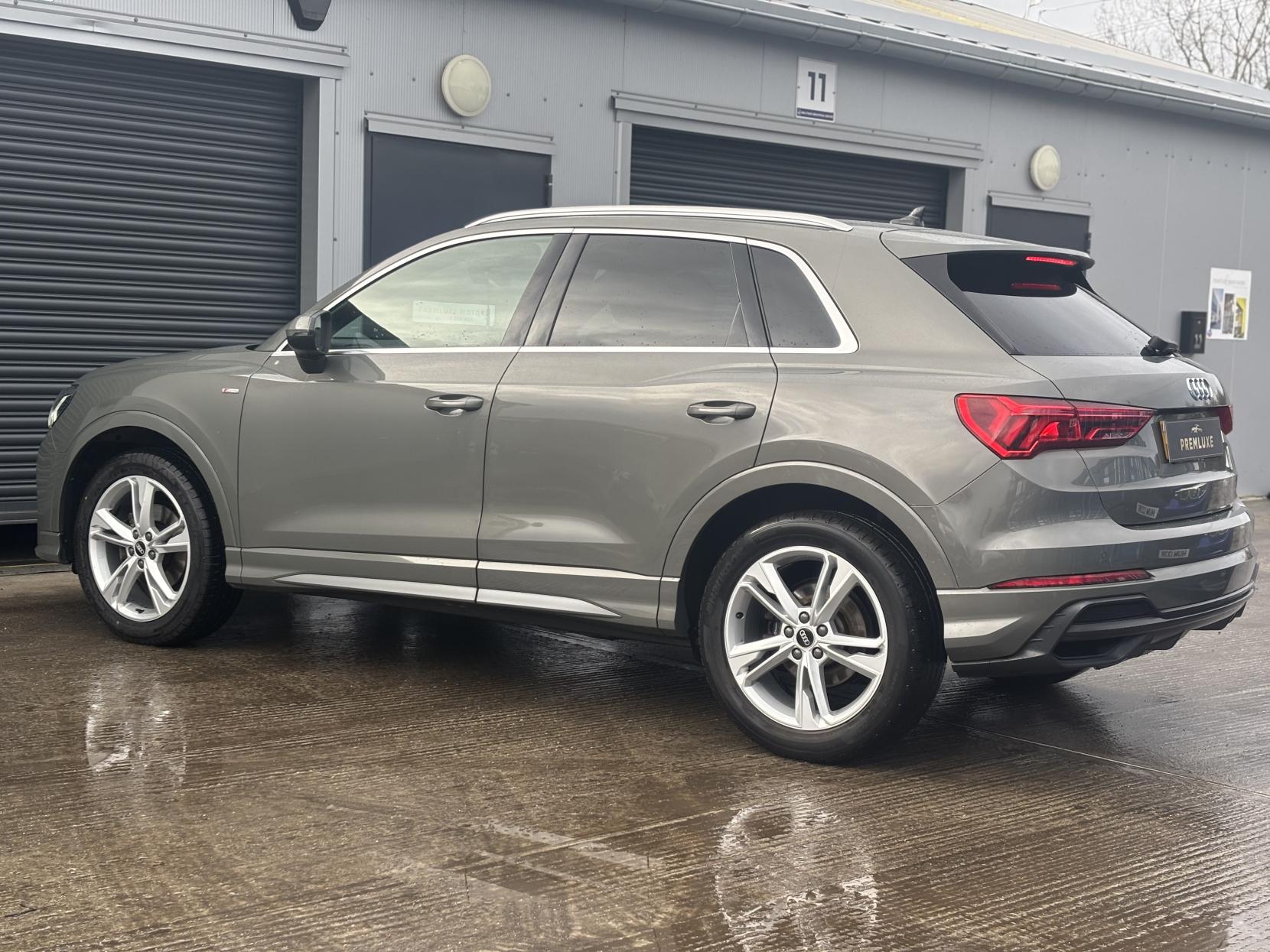 Audi Q3 1.5 TFSI CoD 35 S line SUV 5dr Petrol S Tronic Euro 6 (s/s) (150 ps)