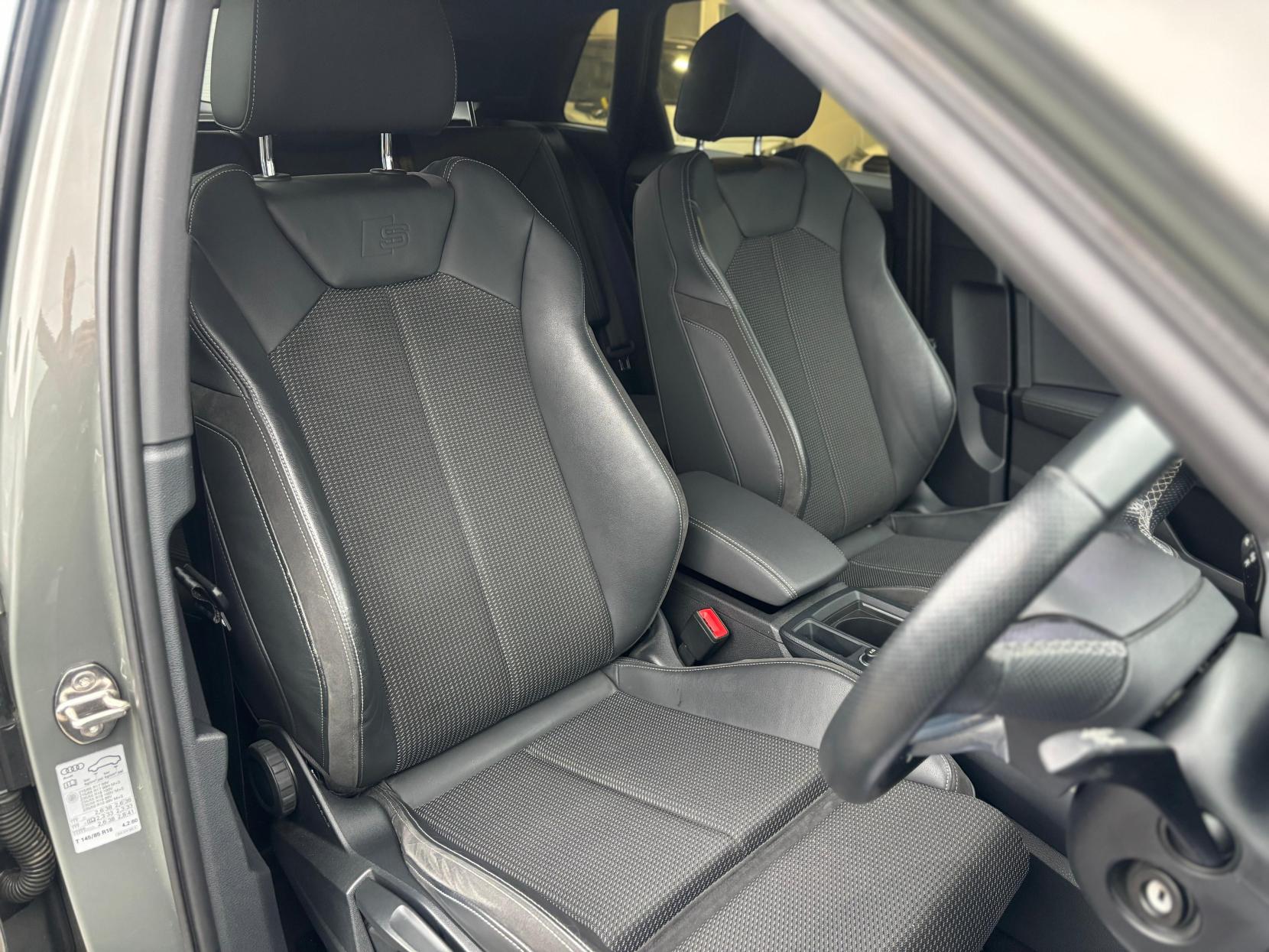 Audi Q3 1.5 TFSI CoD 35 S line SUV 5dr Petrol S Tronic Euro 6 (s/s) (150 ps)