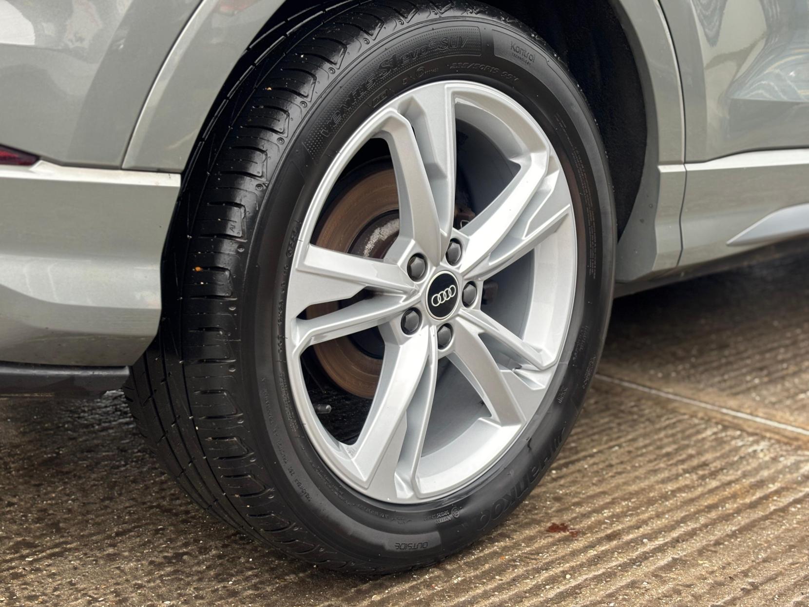 Audi Q3 1.5 TFSI CoD 35 S line SUV 5dr Petrol S Tronic Euro 6 (s/s) (150 ps)