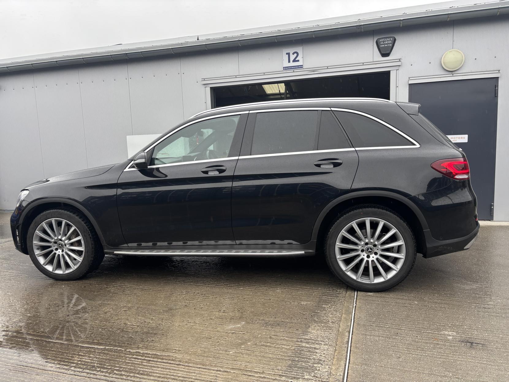 Mercedes-Benz GLC 2.0 GLC300d AMG Line (Premium) SUV 5dr Diesel G-Tronic+ 4MATIC Euro 6 (s/s) (245 ps)