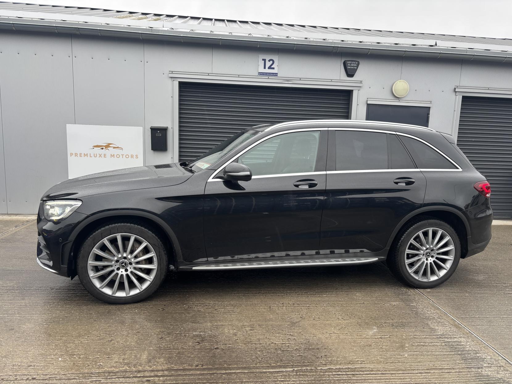 Mercedes-Benz GLC 2.0 GLC300d AMG Line (Premium) SUV 5dr Diesel G-Tronic+ 4MATIC Euro 6 (s/s) (245 ps)