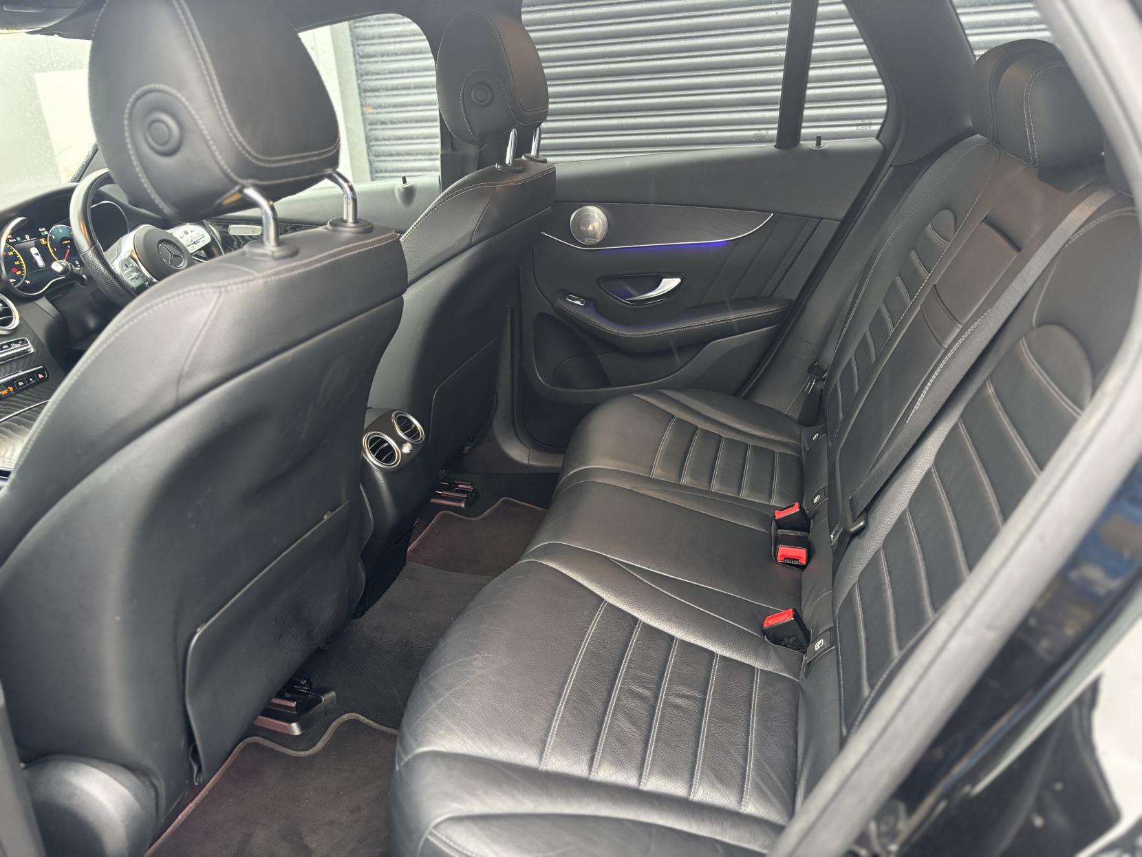 Mercedes-Benz GLC 2.0 GLC300d AMG Line (Premium) SUV 5dr Diesel G-Tronic+ 4MATIC Euro 6 (s/s) (245 ps)