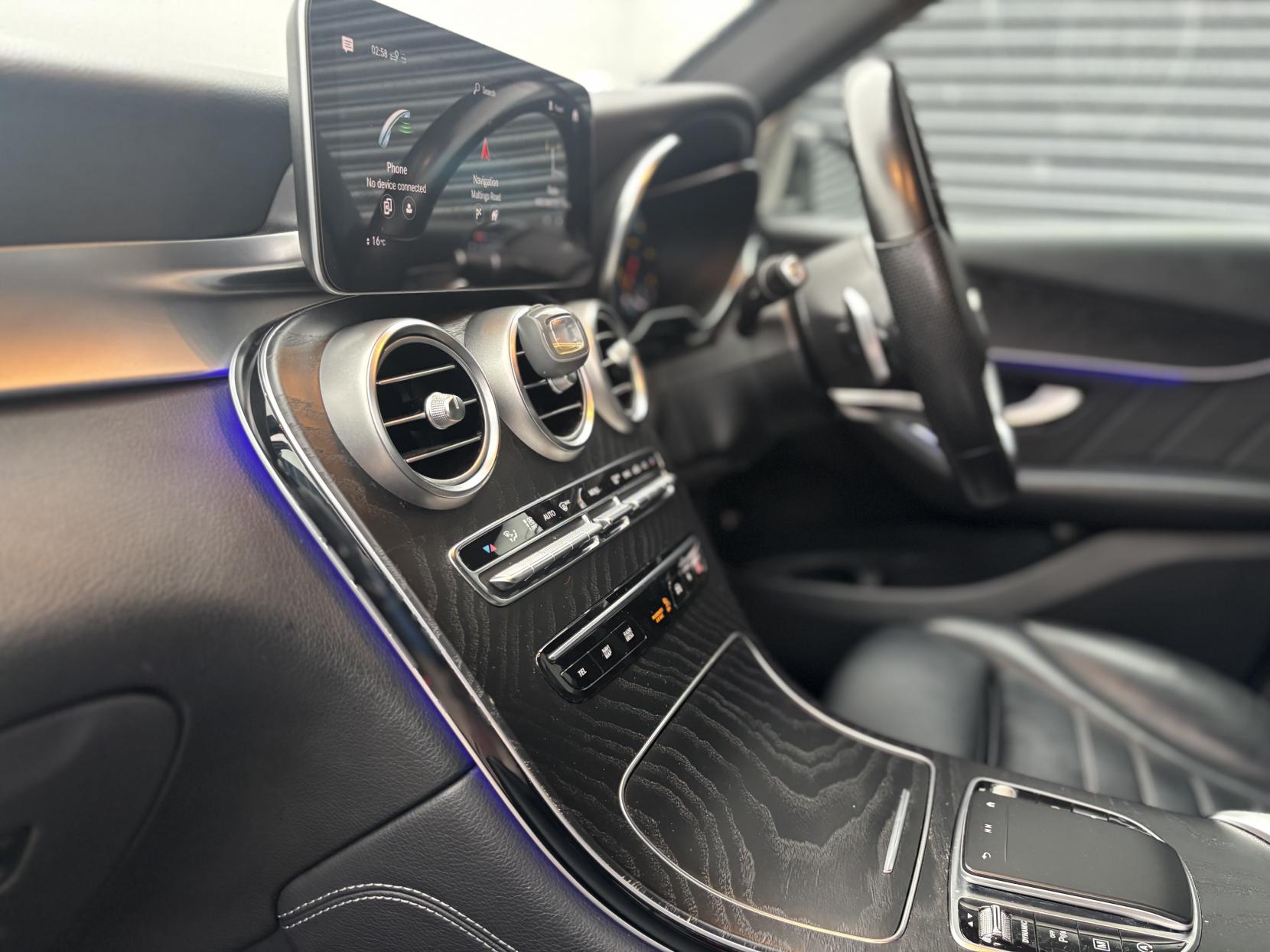 Mercedes-Benz GLC 2.0 GLC300d AMG Line (Premium) SUV 5dr Diesel G-Tronic+ 4MATIC Euro 6 (s/s) (245 ps)