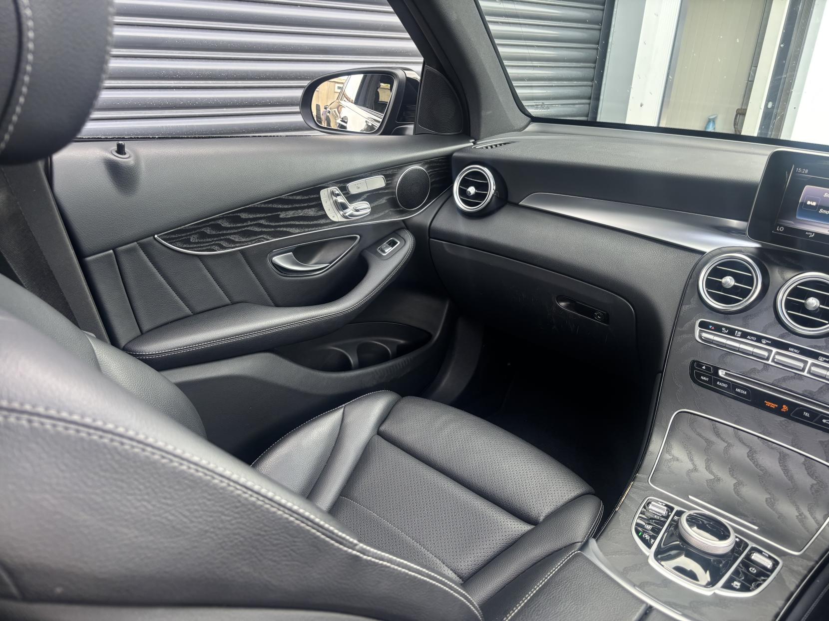 Mercedes-Benz GLC 2.1 GLC250d AMG Line (Premium) SUV 5dr Diesel G-Tronic+ 4MATIC Euro 6 (s/s) (204 ps)