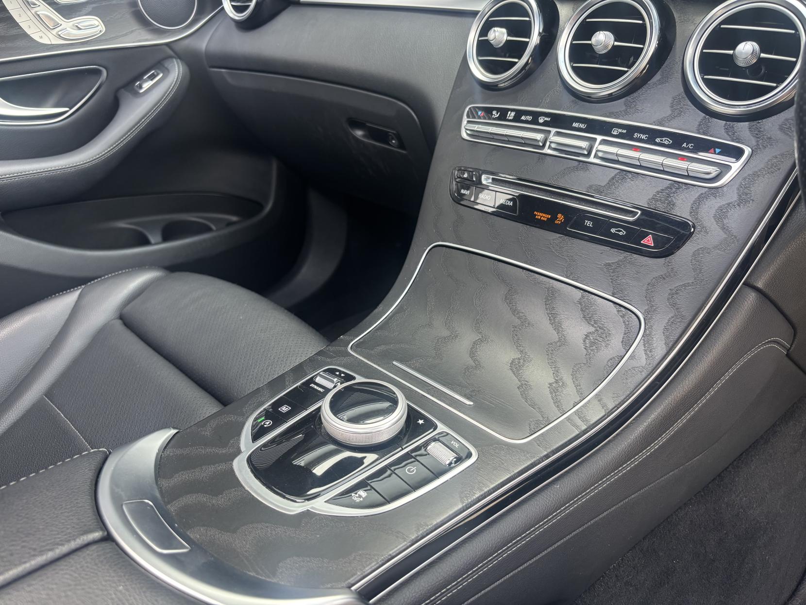 Mercedes-Benz GLC 2.1 GLC250d AMG Line (Premium) SUV 5dr Diesel G-Tronic+ 4MATIC Euro 6 (s/s) (204 ps)