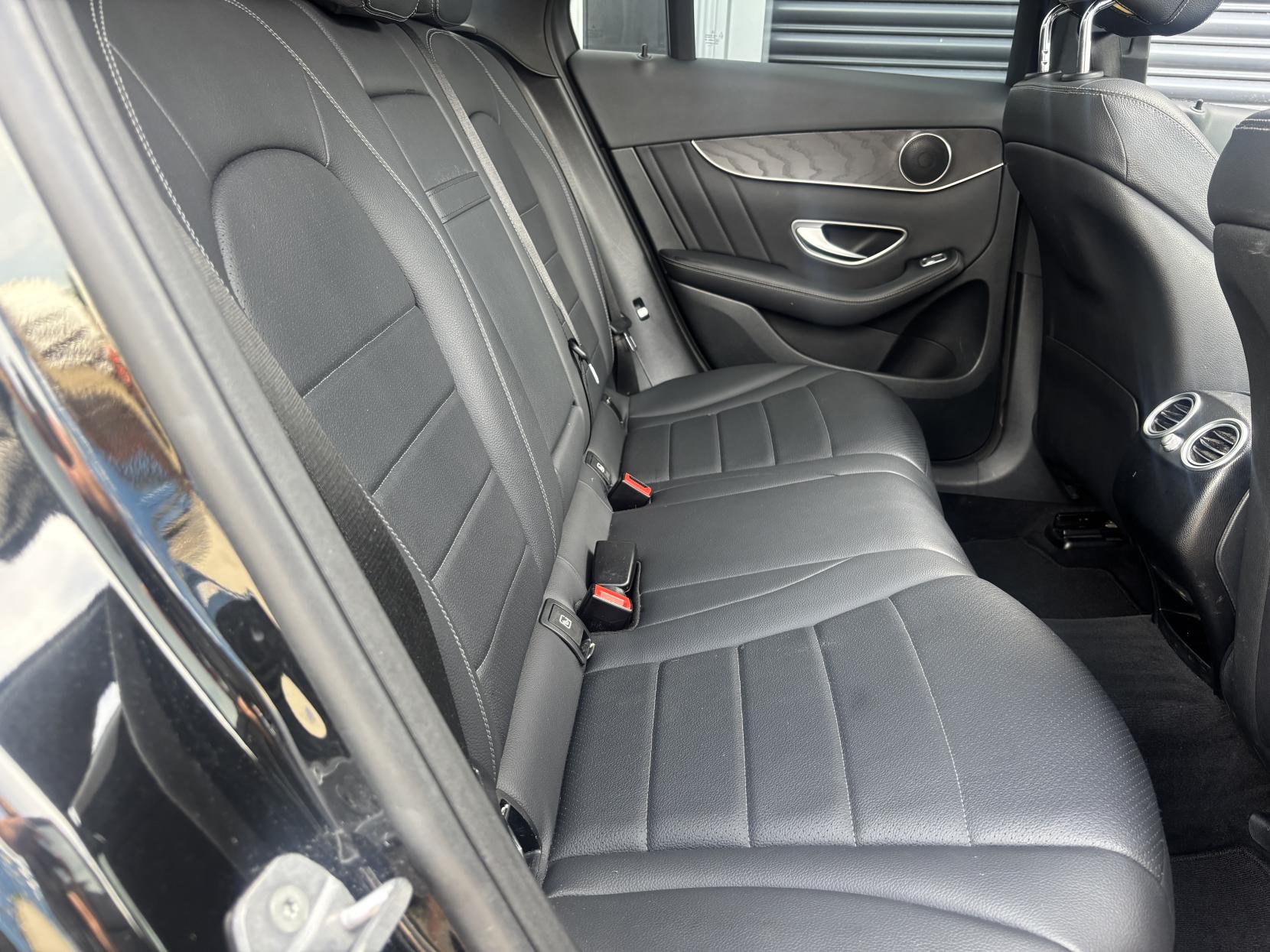 Mercedes-Benz GLC 2.1 GLC250d AMG Line (Premium) SUV 5dr Diesel G-Tronic+ 4MATIC Euro 6 (s/s) (204 ps)