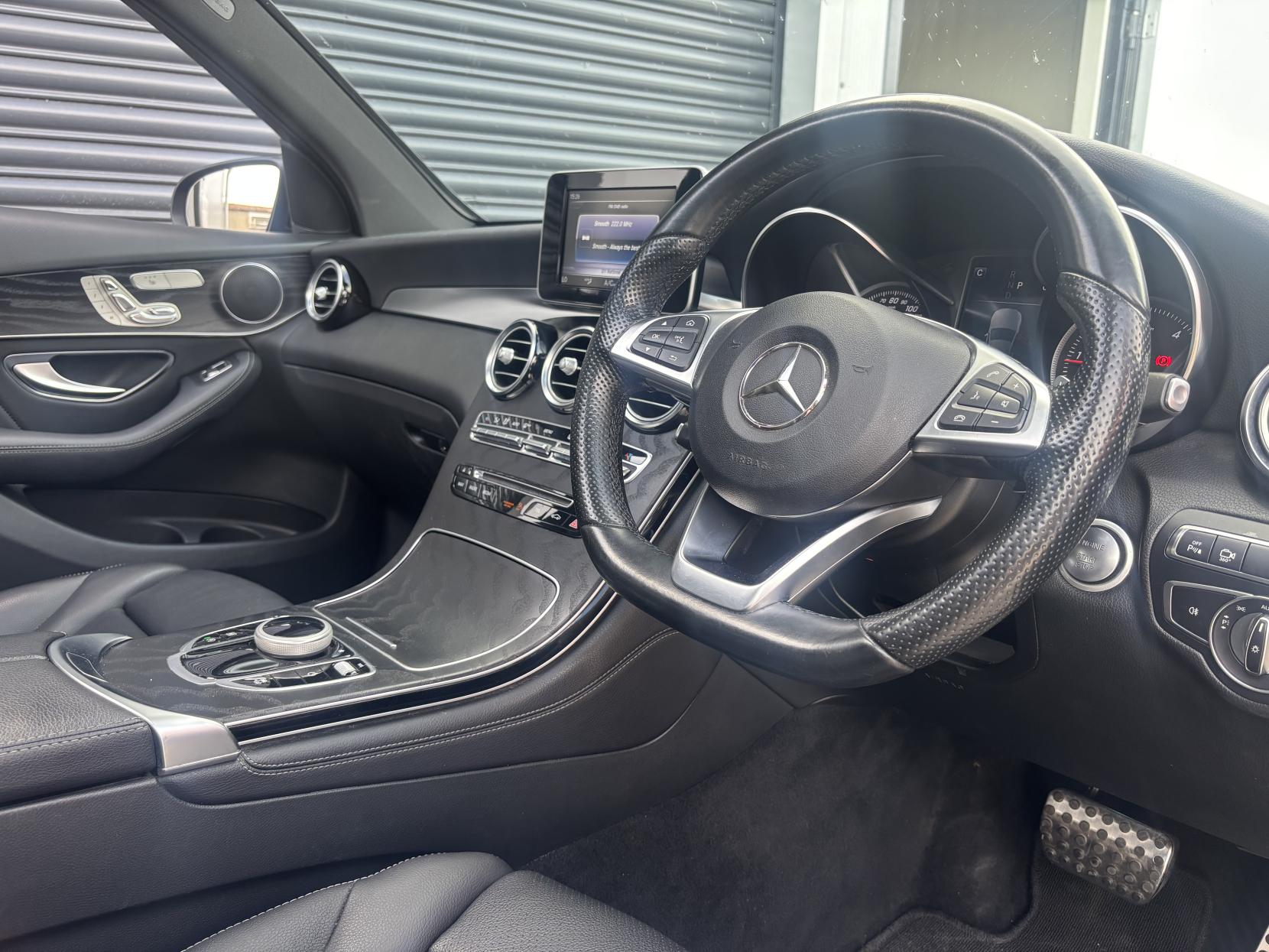 Mercedes-Benz GLC 2.1 GLC250d AMG Line (Premium) SUV 5dr Diesel G-Tronic+ 4MATIC Euro 6 (s/s) (204 ps)