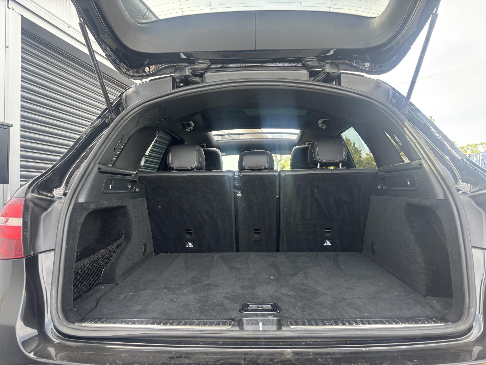 Mercedes-Benz GLC 2.1 GLC250d AMG Line (Premium) SUV 5dr Diesel G-Tronic+ 4MATIC Euro 6 (s/s) (204 ps)