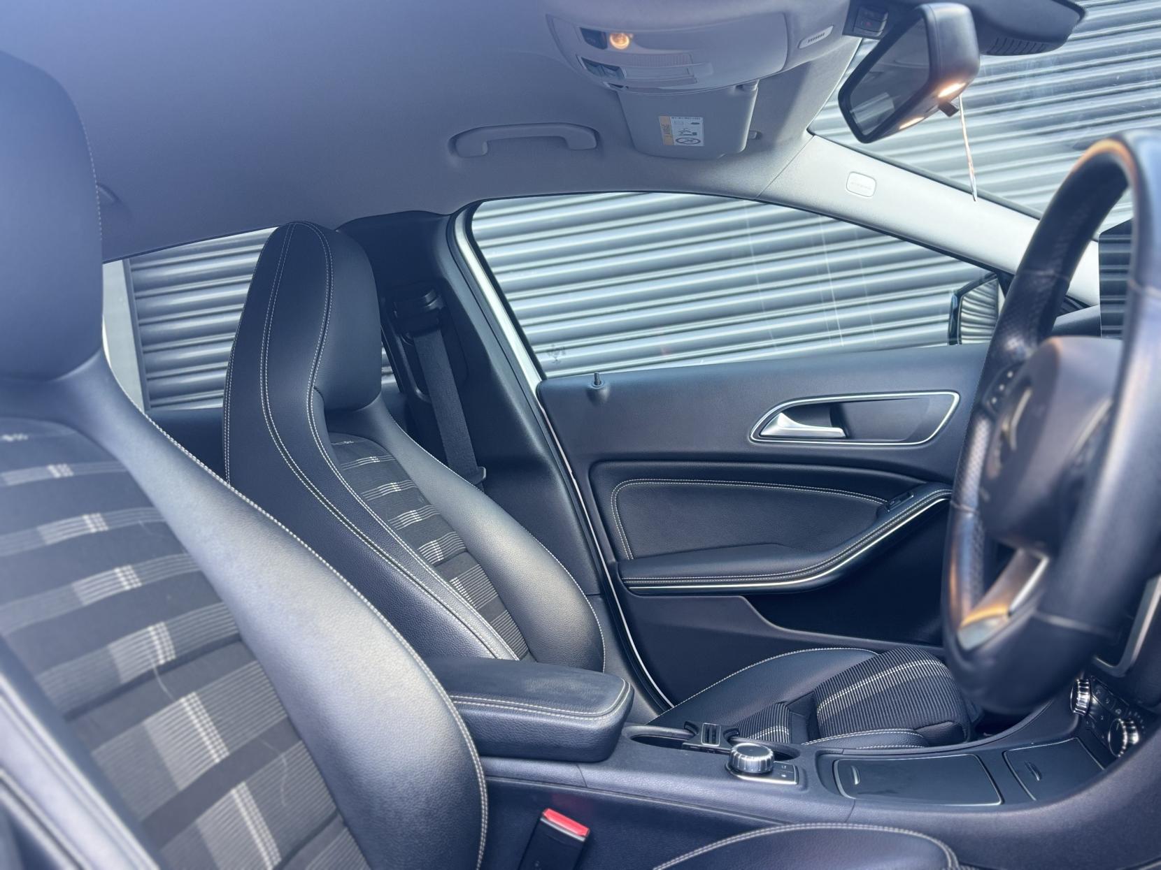 Mercedes-Benz GLA 1.6 GLA180 GPF Urban Edition SUV 5dr Petrol 7G-DCT Euro 6 (s/s) (122 ps)