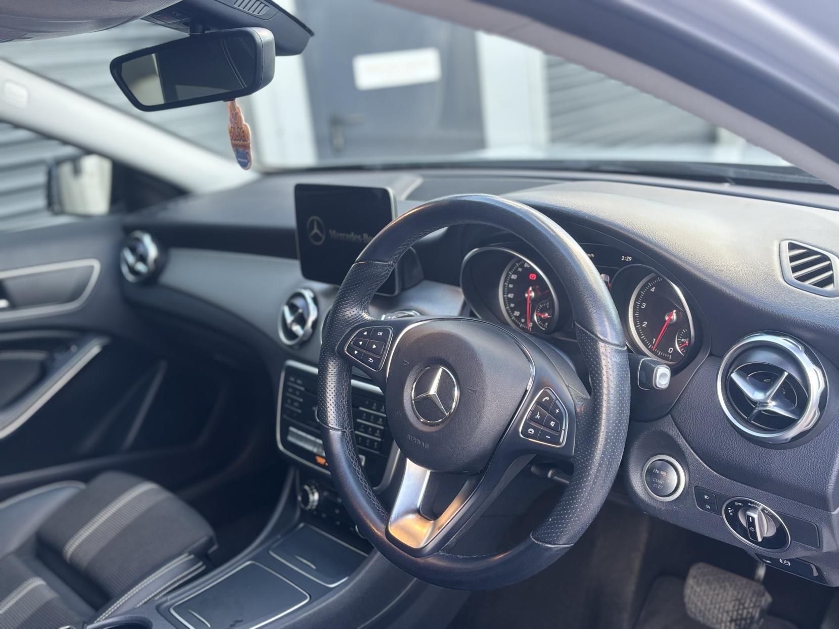 Mercedes-Benz GLA 1.6 GLA180 GPF Urban Edition SUV 5dr Petrol 7G-DCT Euro 6 (s/s) (122 ps)