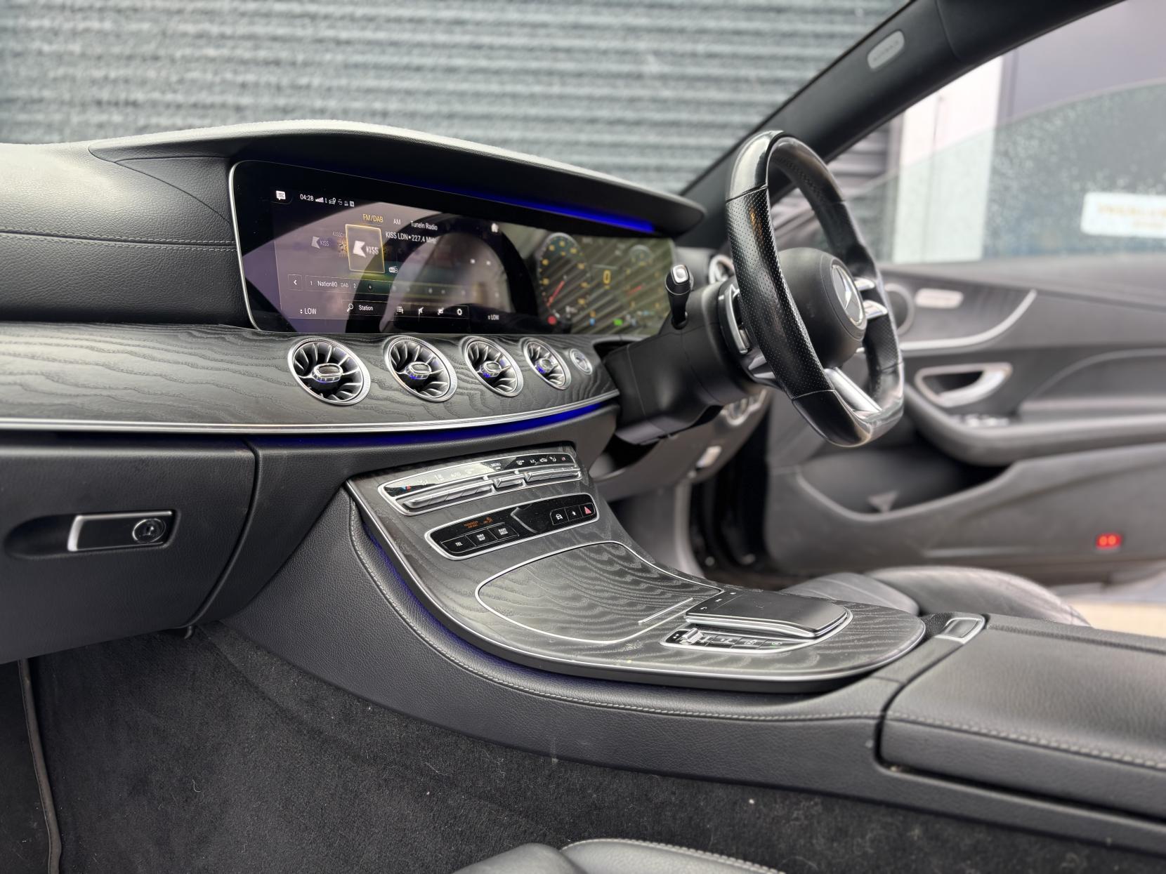 Mercedes-Benz E Class 2.0 E300 GPF AMG Line (Premium) Coupe 2dr Petrol G-Tronic+ Euro 6 (s/s) (245 ps)