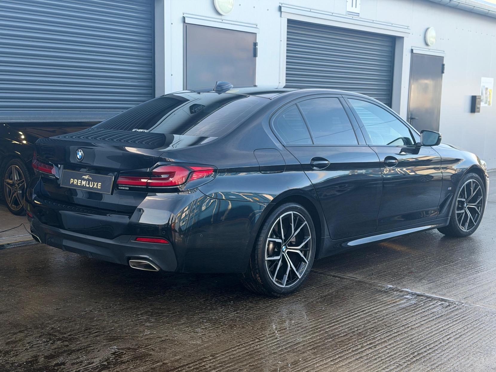 BMW 5 Series 2.0 520i MHT M Sport Saloon 4dr Petrol Hybrid Steptronic Euro 6 (s/s) (184 ps)