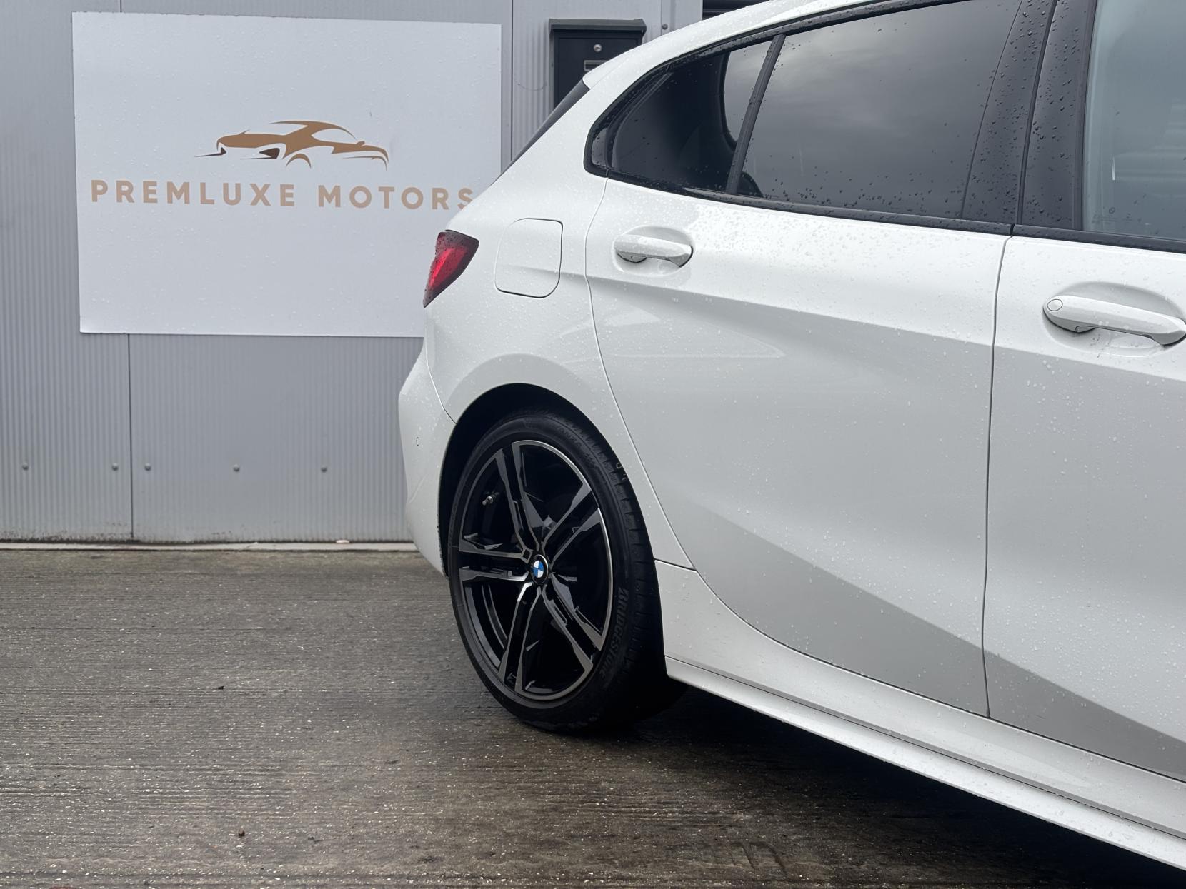 BMW 1 Series 1.5 118i M Sport (LCP) Hatchback 5dr Petrol DCT Euro 6 (s/s) (136 ps)