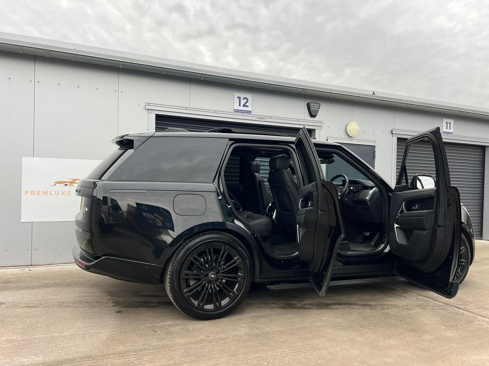 Land Rover Range Rover 3.0 P400 MHEV SE SUV 5dr Petrol Auto 4WD Euro 6 (s/s) (400 ps)