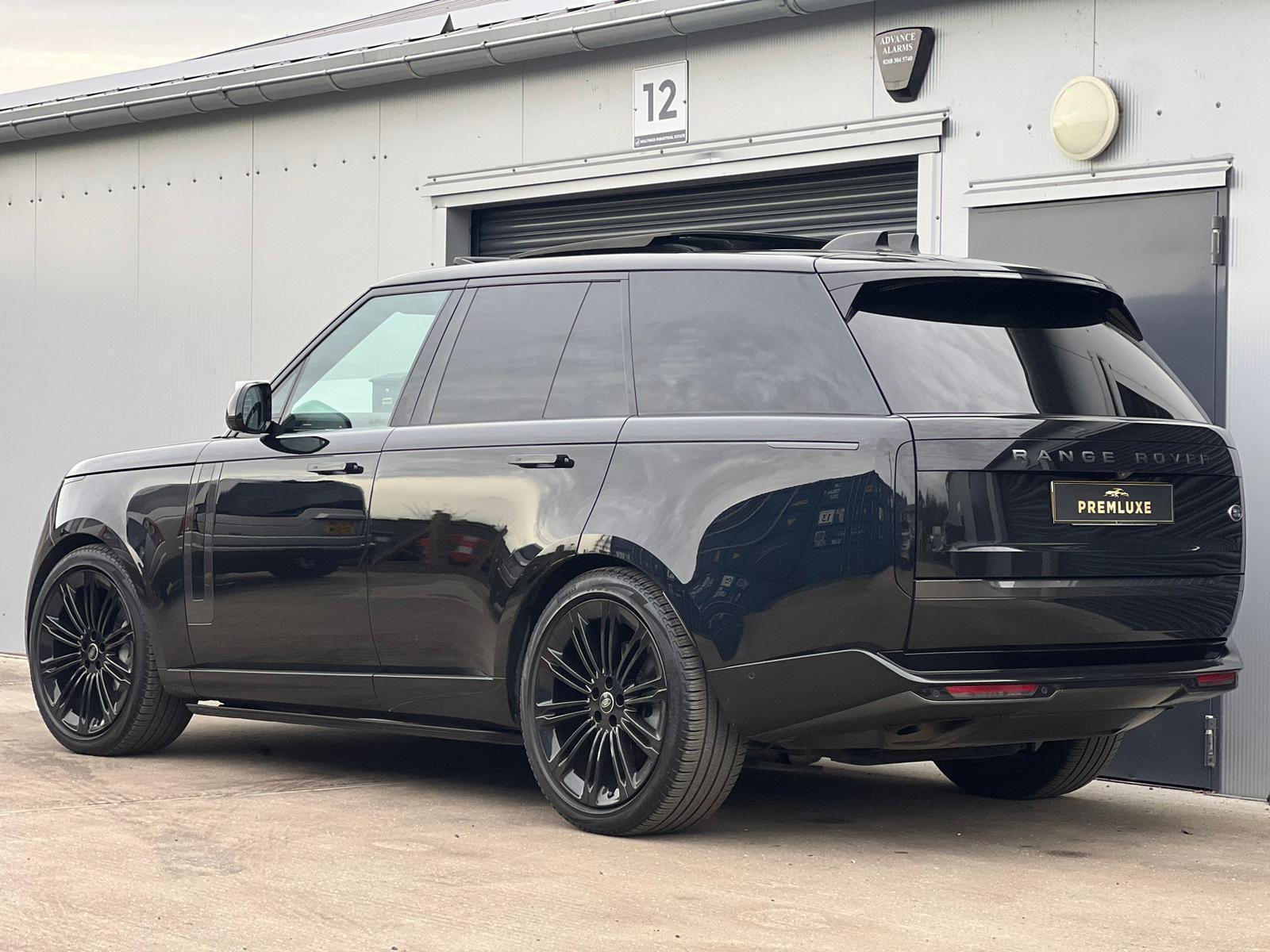 Land Rover Range Rover 3.0 P400 MHEV SE SUV 5dr Petrol Auto 4WD Euro 6 (s/s) (400 ps)