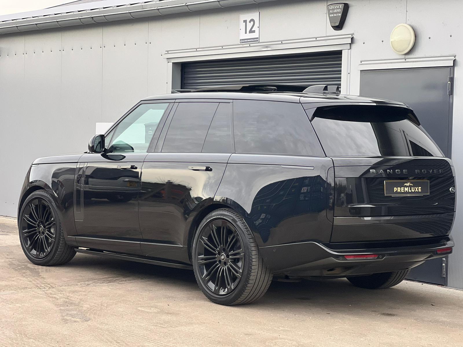 Land Rover Range Rover 3.0 P400 MHEV SE SUV 5dr Petrol Auto 4WD Euro 6 (s/s) (400 ps)