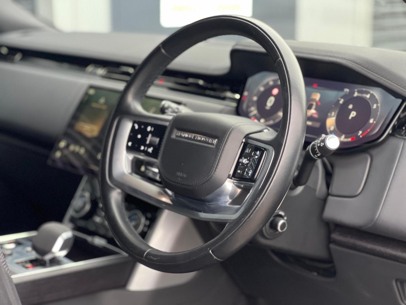 Land Rover Range Rover 3.0 P400 MHEV SE SUV 5dr Petrol Auto 4WD Euro 6 (s/s) (400 ps)