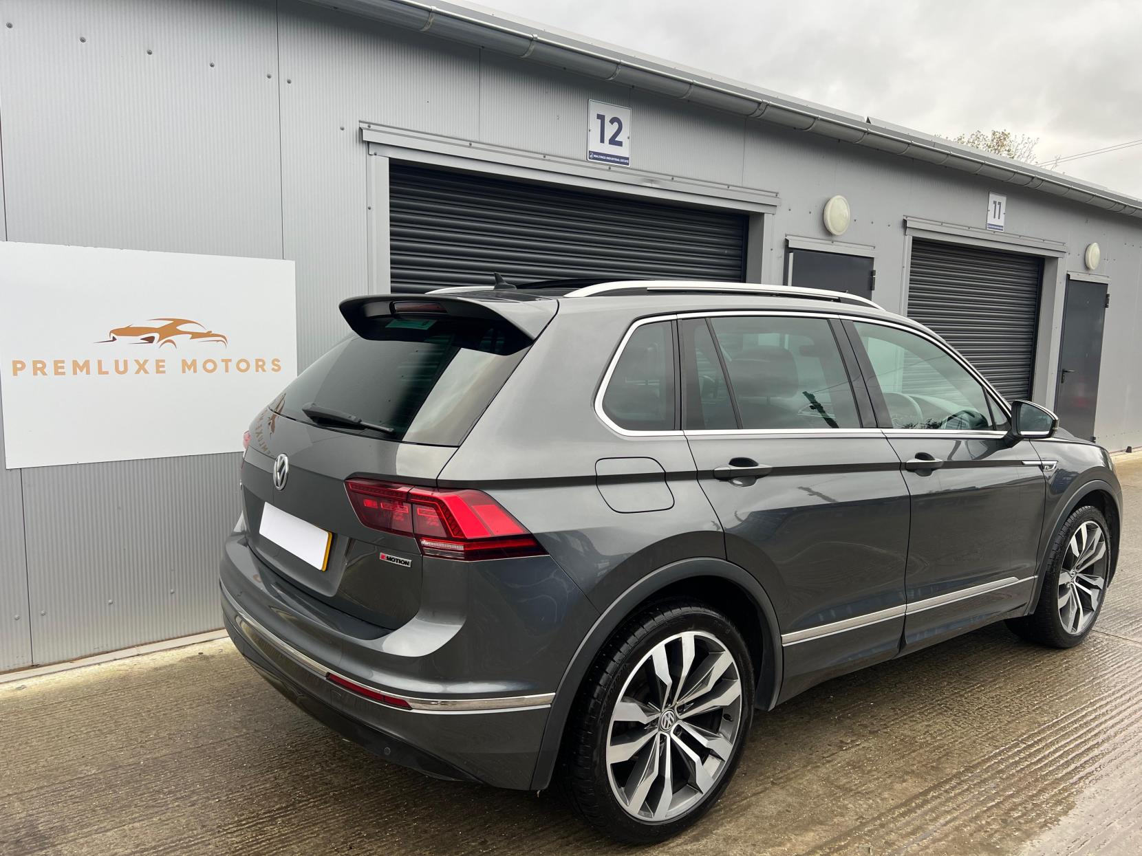Volkswagen Tiguan 2.0 TDI R-Line SUV 5dr Diesel DSG 4Motion Euro 6 (s/s) (150 ps)