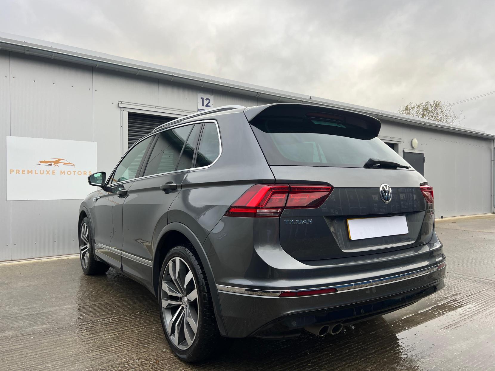 Volkswagen Tiguan 2.0 TDI R-Line SUV 5dr Diesel DSG 4Motion Euro 6 (s/s) (150 ps)