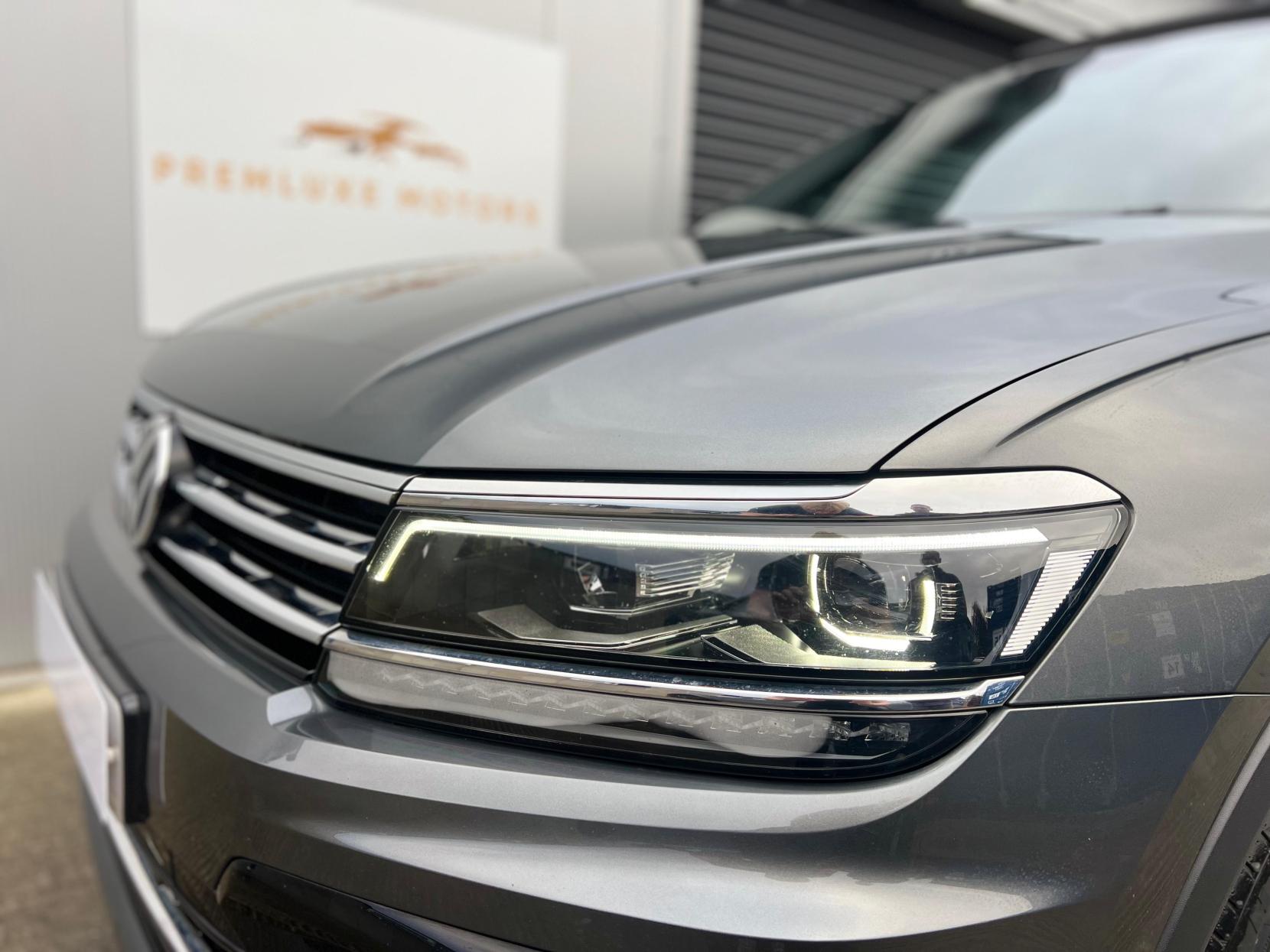 Volkswagen Tiguan 2.0 TDI R-Line SUV 5dr Diesel DSG 4Motion Euro 6 (s/s) (150 ps)