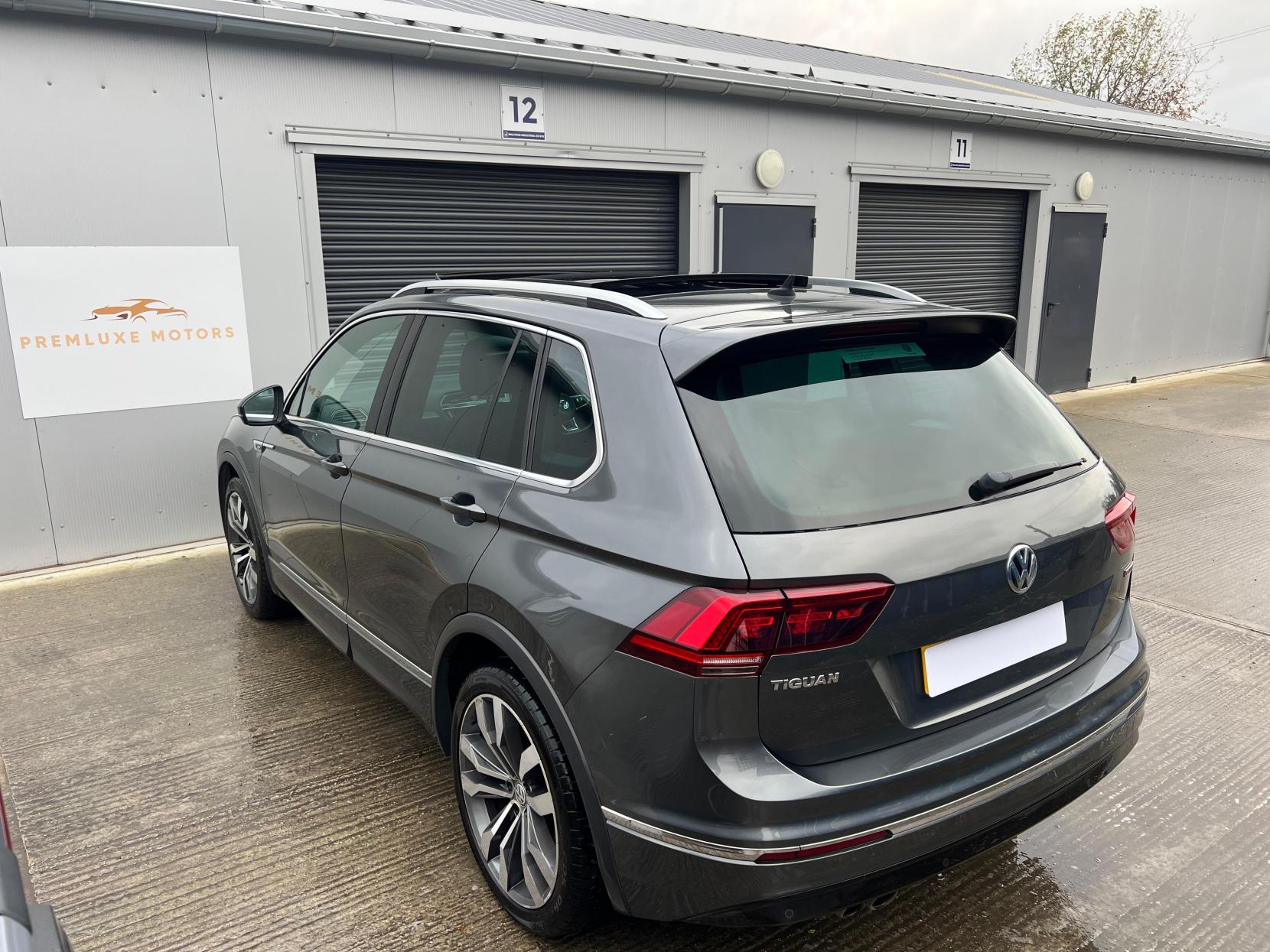 Volkswagen Tiguan 2.0 TDI R-Line SUV 5dr Diesel DSG 4Motion Euro 6 (s/s) (150 ps)