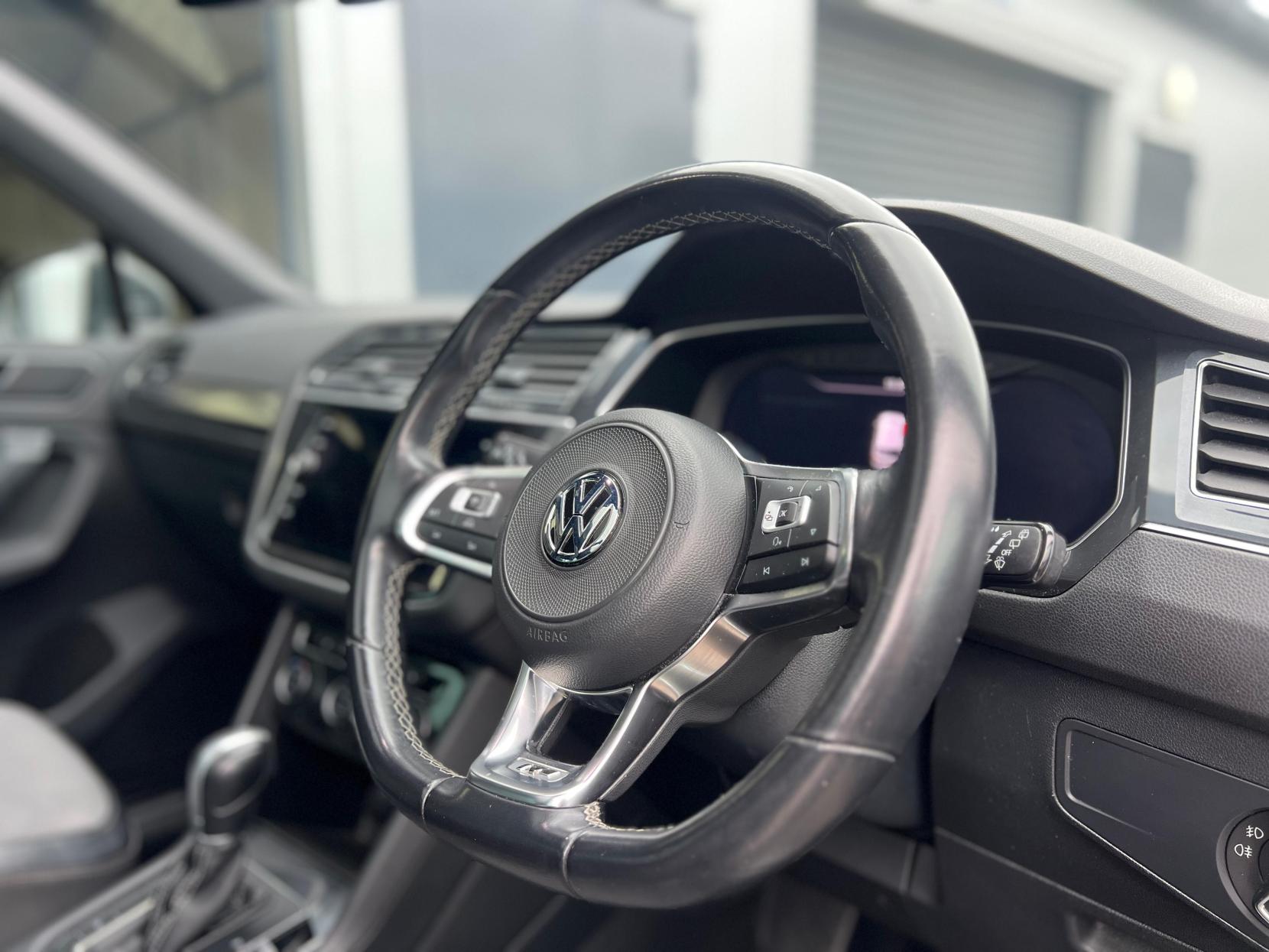Volkswagen Tiguan 2.0 TDI R-Line SUV 5dr Diesel DSG 4Motion Euro 6 (s/s) (150 ps)