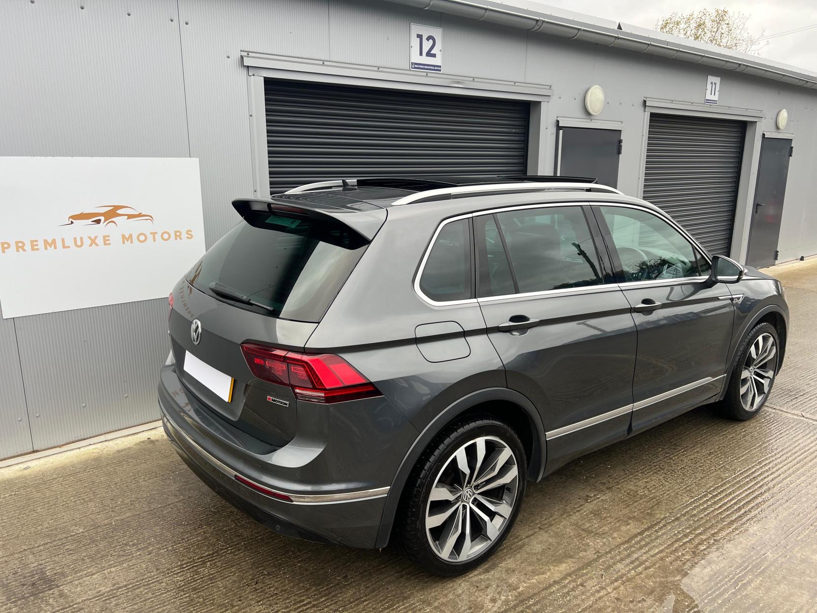Volkswagen Tiguan 2.0 TDI R-Line SUV 5dr Diesel DSG 4Motion Euro 6 (s/s) (150 ps)